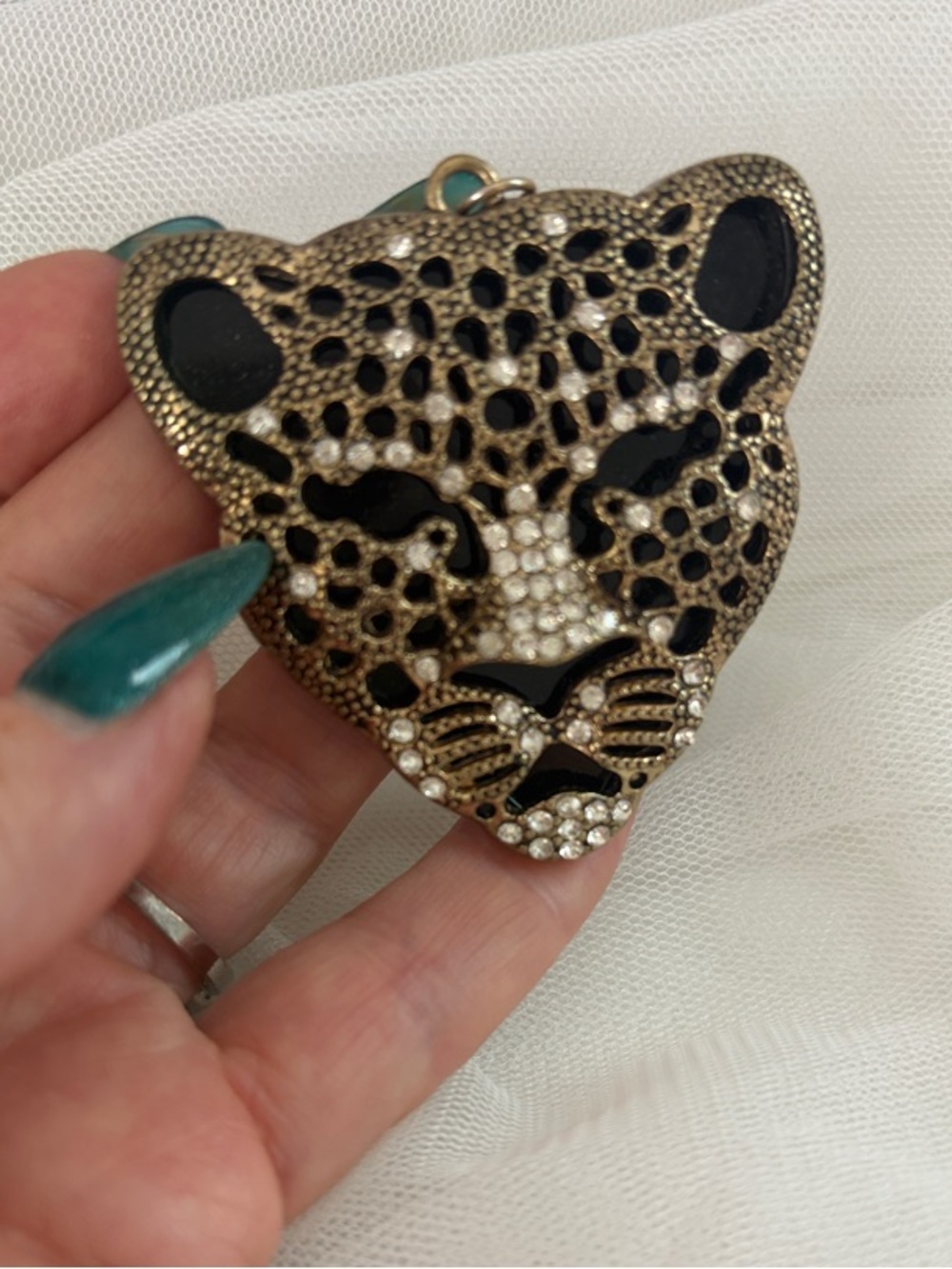 Gorgeous Rhinestone Leopard Pendant Black and Gold - Picture 2 of 8